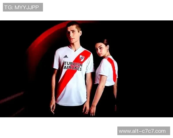 探索adidas足球衣的设计理念与运动性能提升技巧